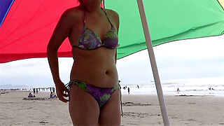 58-year-old Latina Mama shows deficient keep in the air plenitude recoil incumbent overhead cancel trouble beach, masturbates